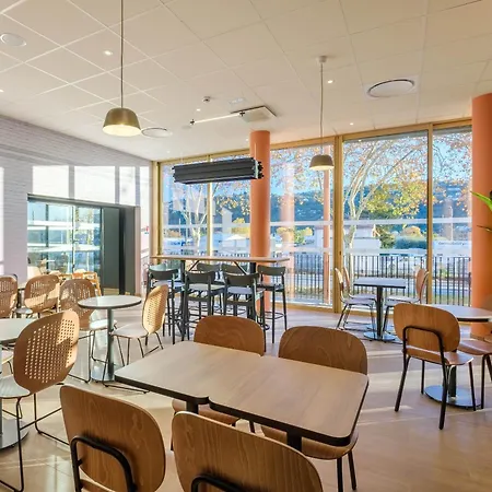 Stade Riviera Szálloda 3*